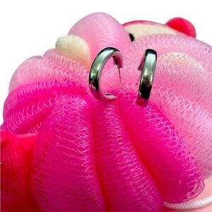 Fashion Jewelry simply silver earrings